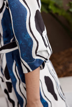 Load image into Gallery viewer, Munga-thirri Rain Tunic