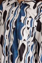 Load image into Gallery viewer, Munga-thirri Rain Oversized Shirt
