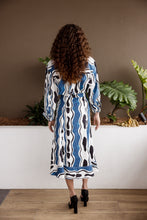 Load image into Gallery viewer, Munga-thirri Rain Skirt
